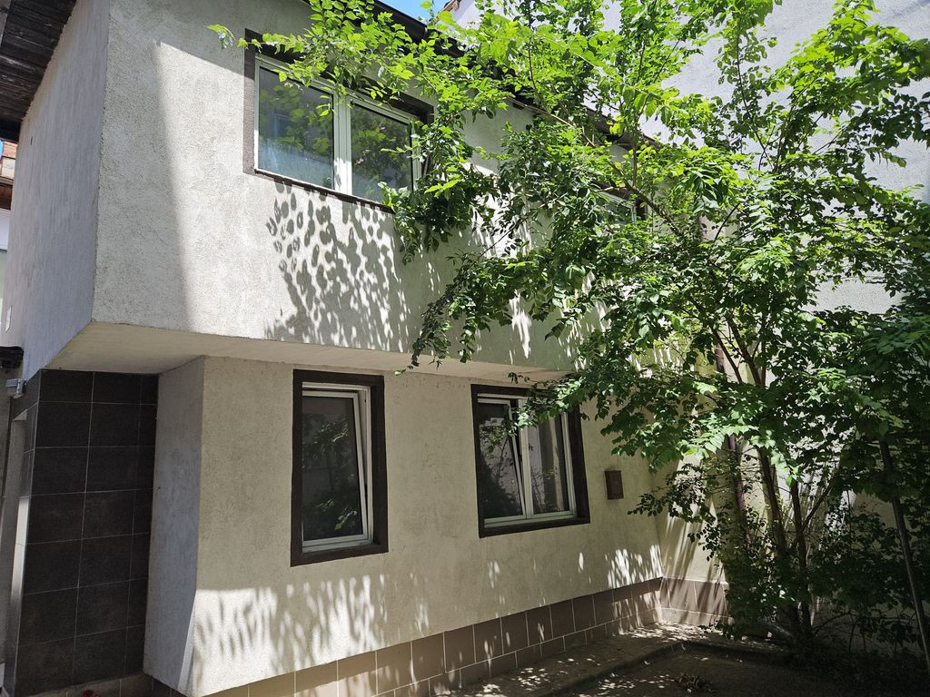 2 camere, 42mp, an 2011 - Eroii Revolutiei -Calea Serban ...