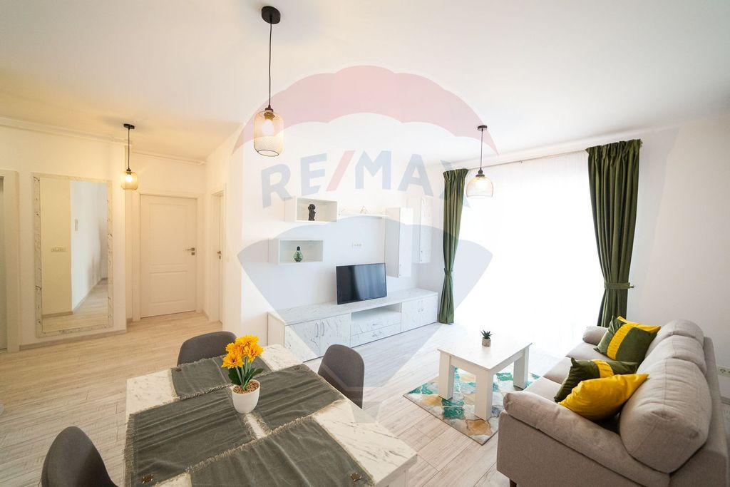 Apartament cu doua camere la Adora Park