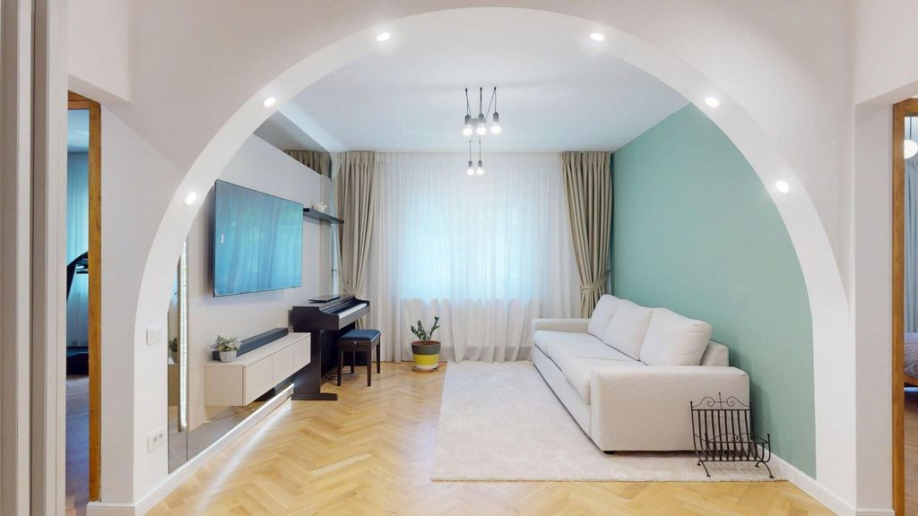 Apartamentul cu VIBE de 4 camere RENOVAT in 13 Septembrie...