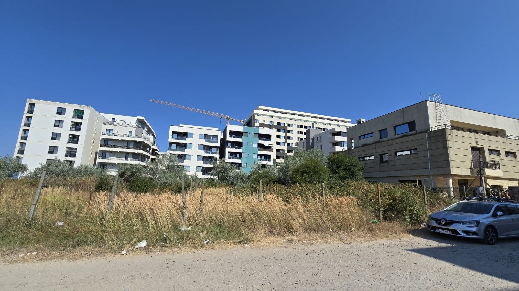 Teren 600 mp deschidere d24 Puz p+4 aprobat