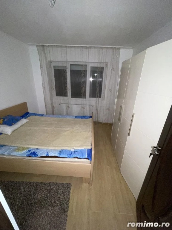 1 camera in zona Aradului