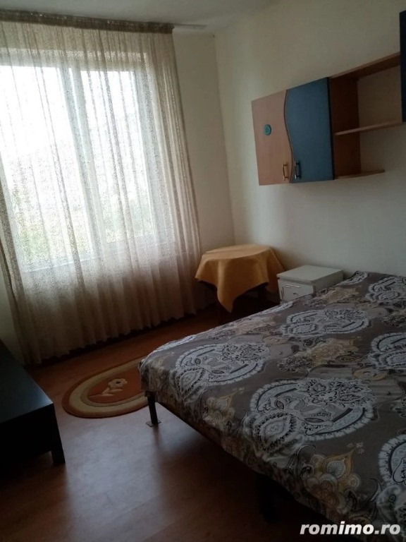 1 camera in zona Buziasului