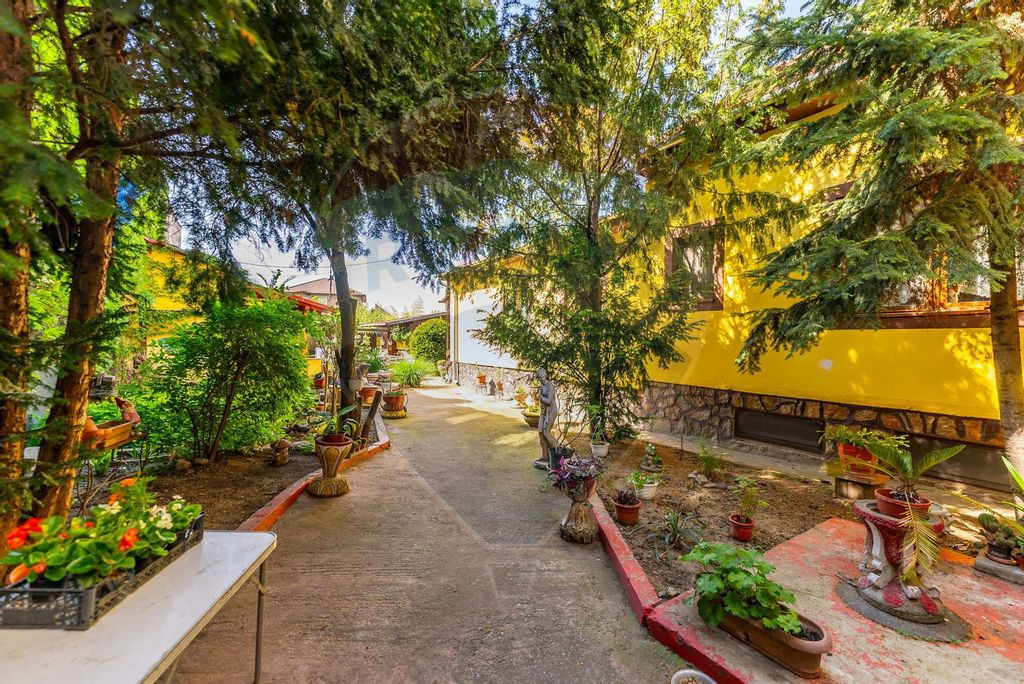 Teren 760mp + casa cu vad comercial de vanzare Zona Centr...