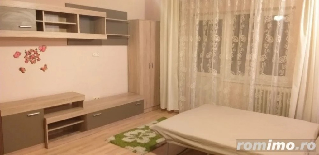 1 camera in zona Aradului