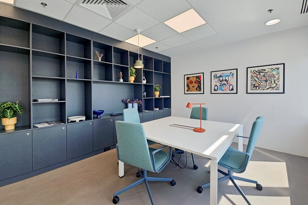 Spațiu de birou privat pentru 5 persoane în Regus City Gate