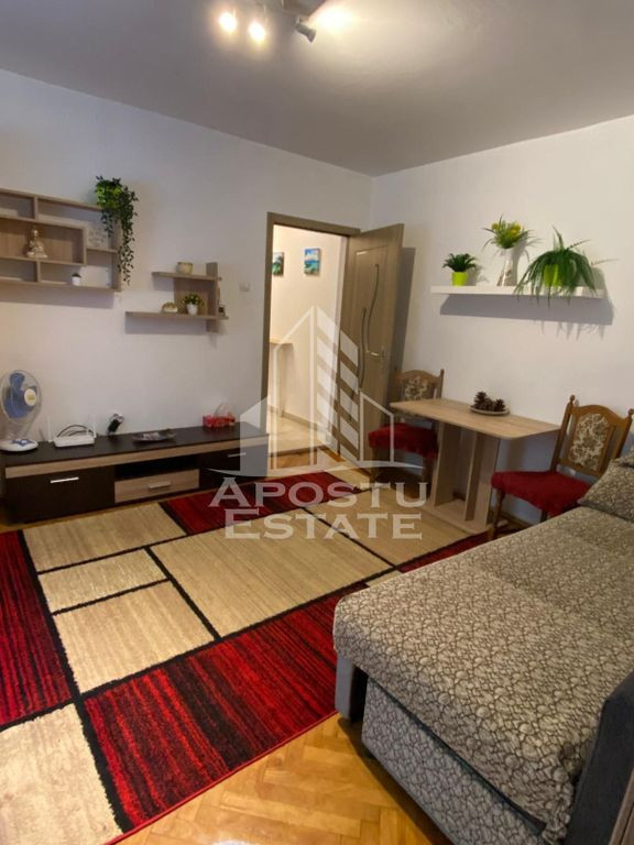 Apartament 3 camere, zona Circumvalatiunii 2 minute de Mall