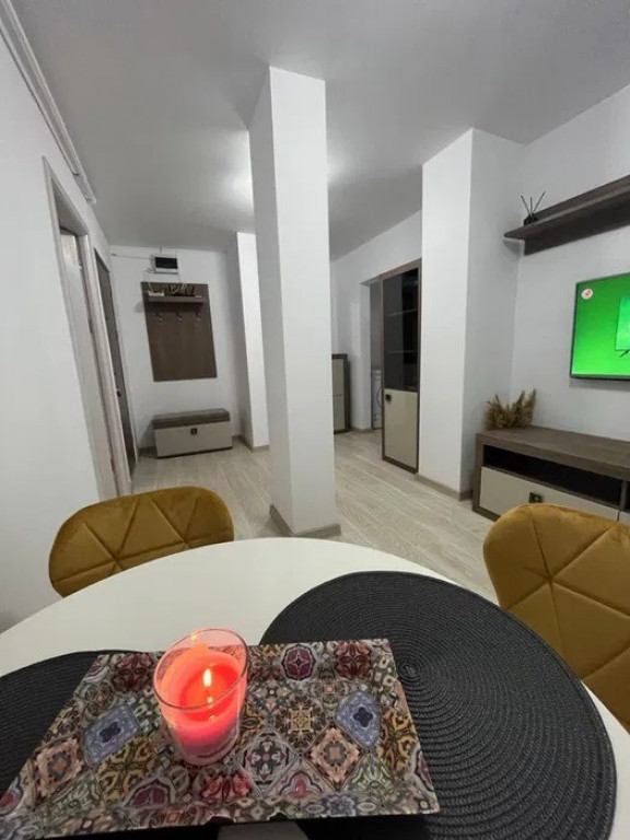 Apartament 3 camere decomandat in Constanta zona INEL II