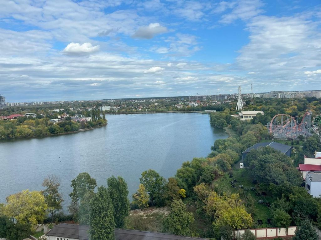 Penthouse Emerald Residences 363 mp etaj 11-12 Lacul Tei