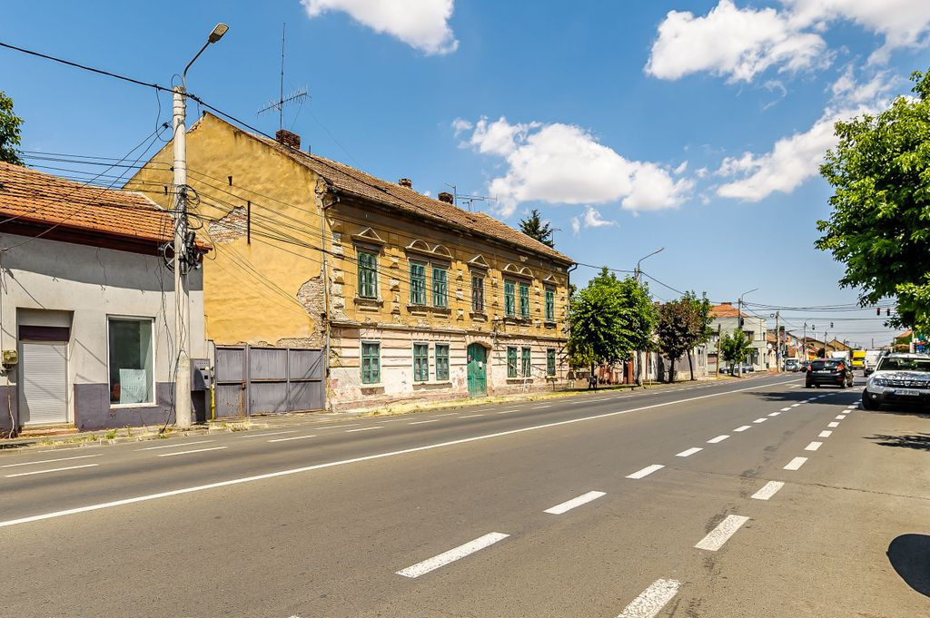 Teren 1015 mp cu construcție, zonă premium Andrei Șagu...