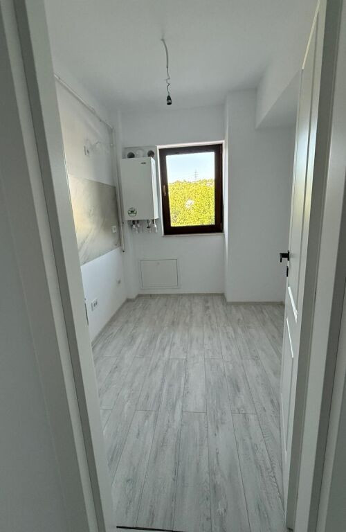 APARTAMENT DE 44 MP, LA 2 STATII DE PODU ROS