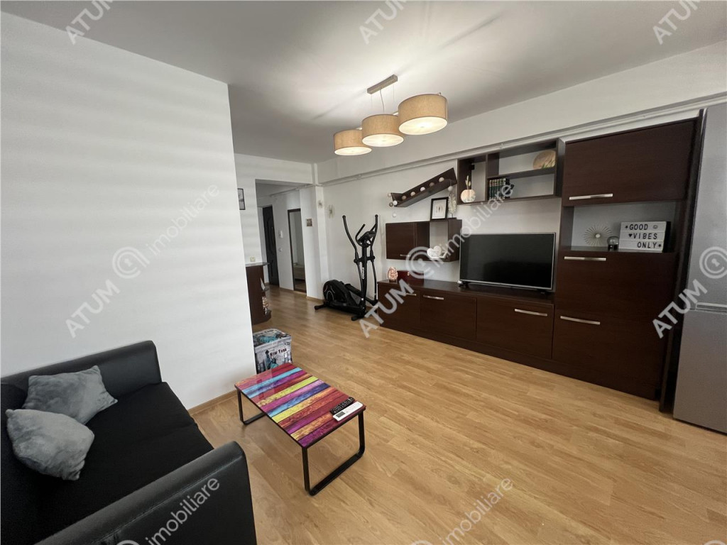 Apartament cu 3 camere si balcon zona Doamna Stanca