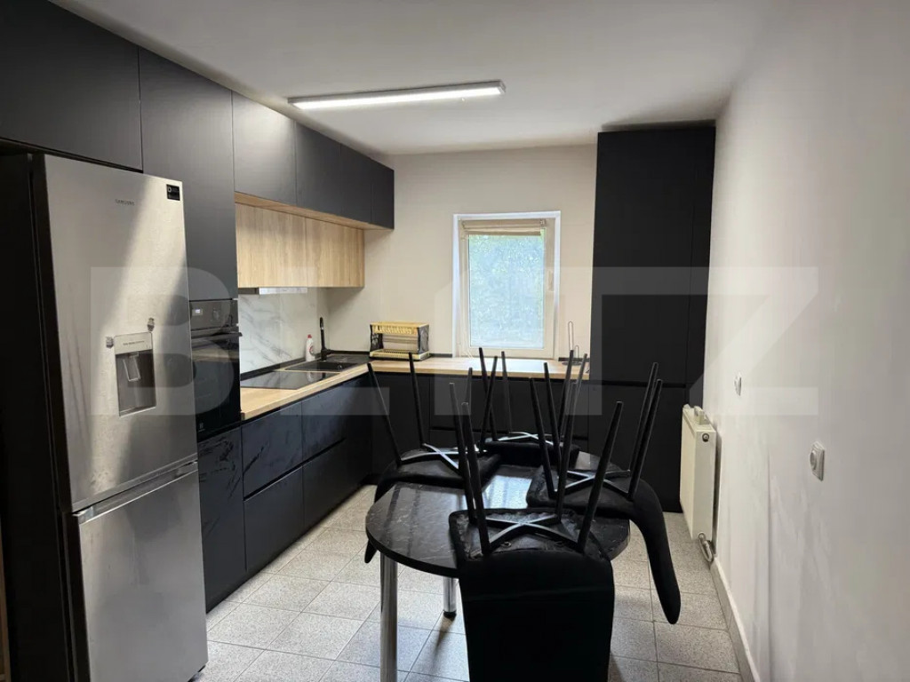 Apartament 4 camere, modern, parcare, zona UMF