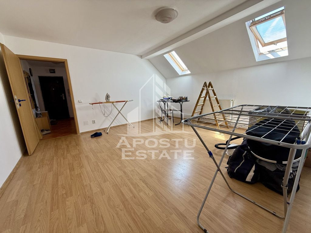 Apartament cu 2 camere, centrala proprie, zona Dambovita