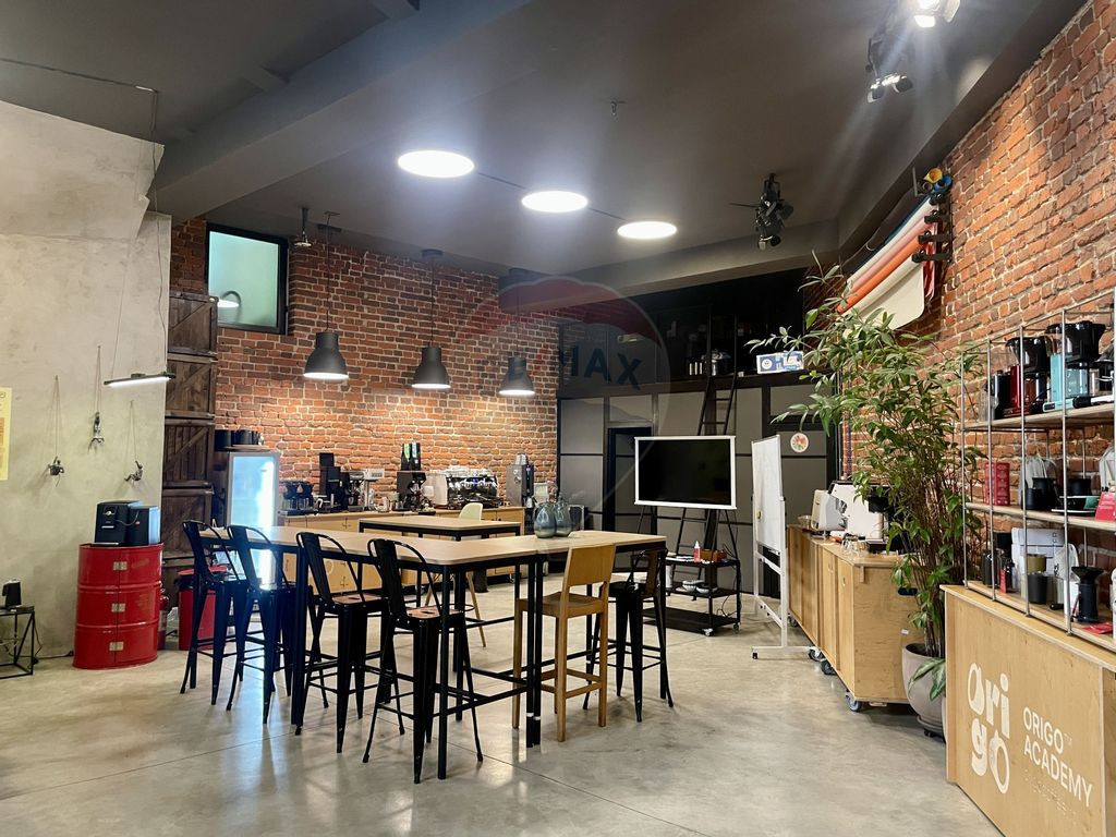 Spațiu comercial premium de vânzare, Zona Armenasca - L...