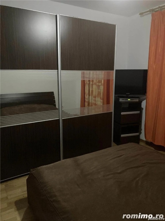 1 camera in zona Aradului