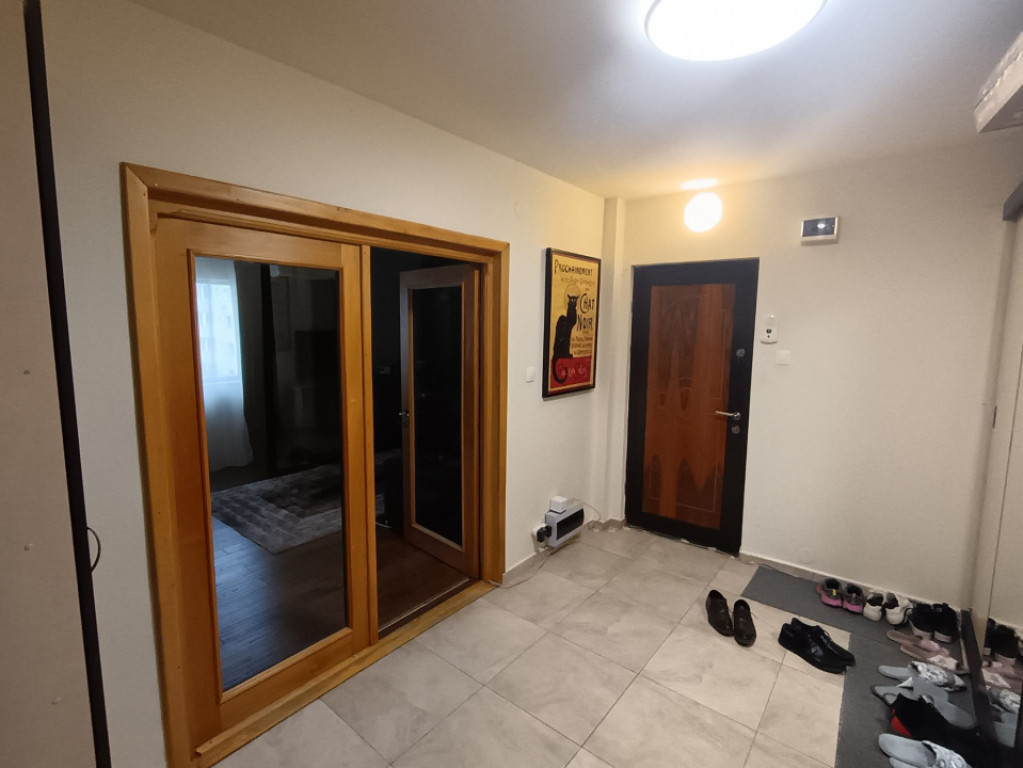 APARTAMENT 3 CAMERE, CANTA,ETAJ INTERMEDIAR