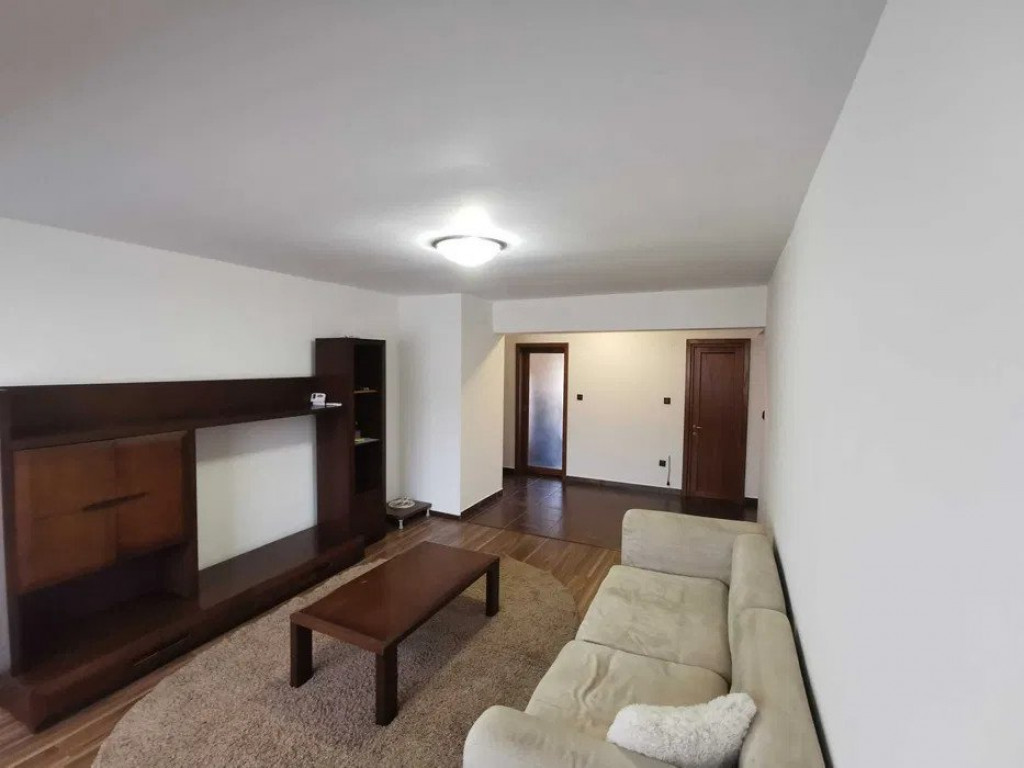 APARTAMENT 3 CAMERE, DECOMANDAT, ETAJ 1, din 4, VISANI