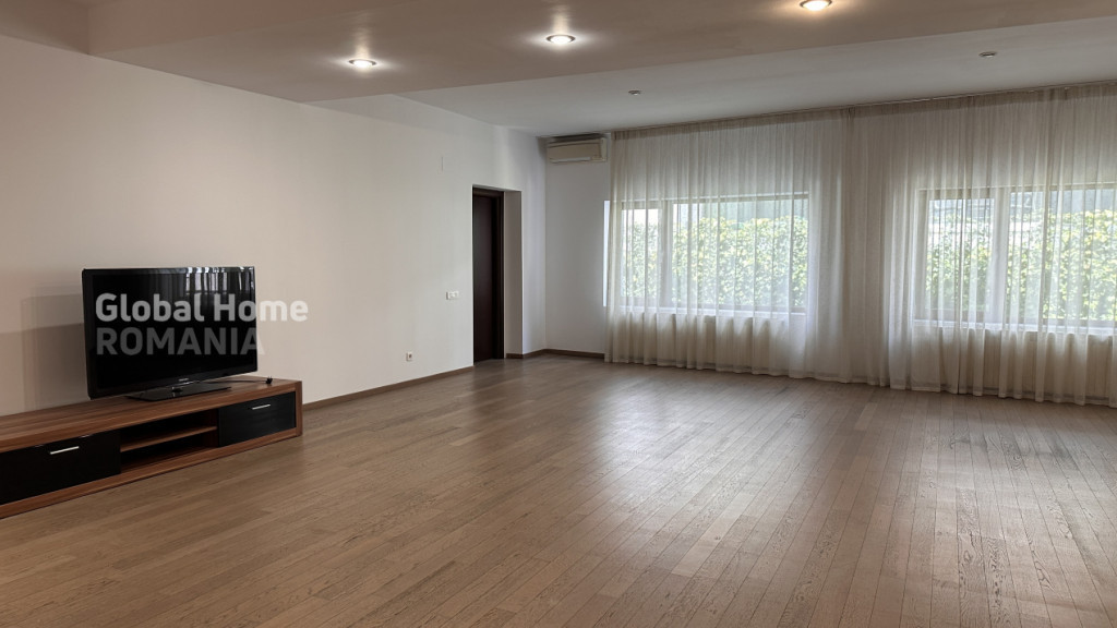 Duplex 4 Cam | 196 MP + Terasa + Parcare