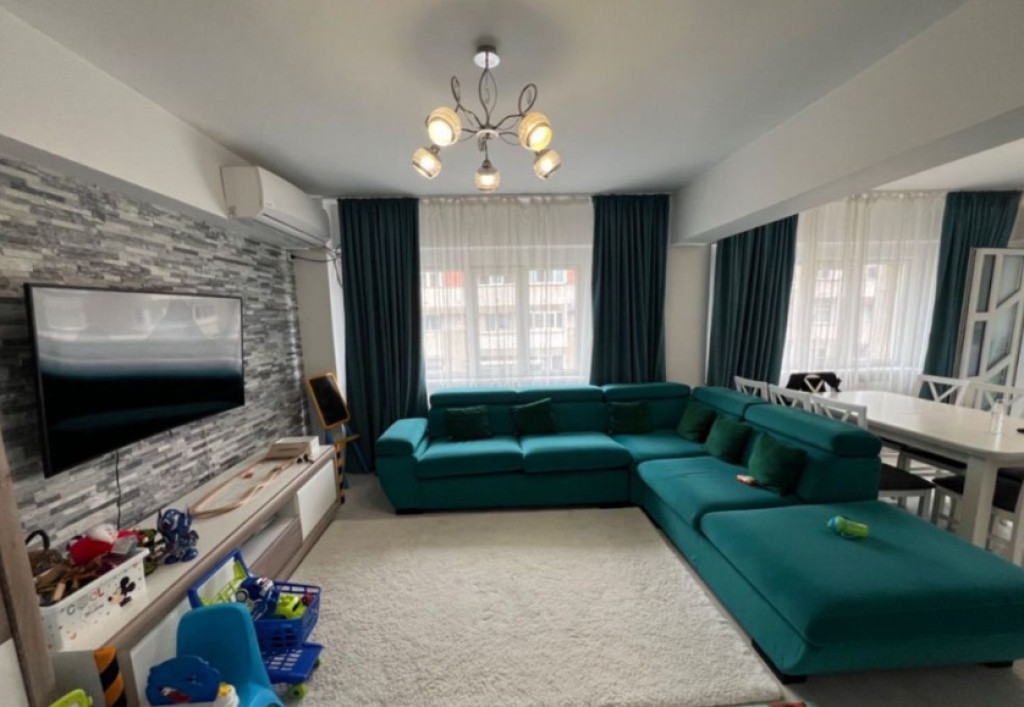 Apartament 4 camere decomandat ultracentral, 112 mp utili