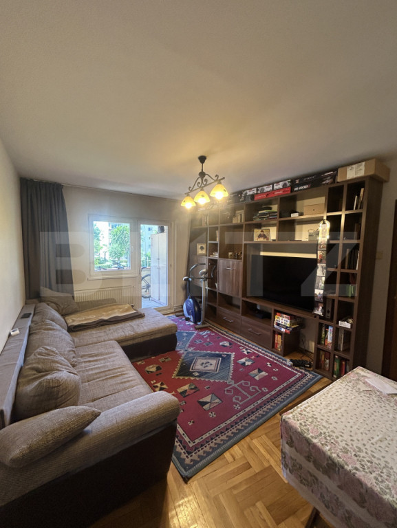 Apartament de 4 camere, 76 mp si parcare, in zona Tractorul