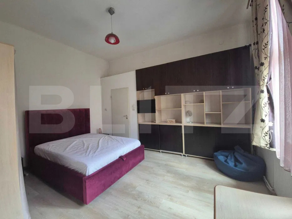Apartament 2 camere, balcon, zona strazii Horea