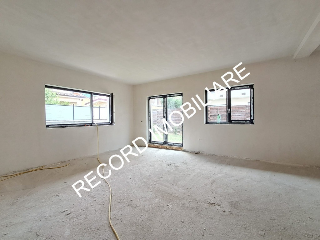 Casa semifinisata 150 mp, P+E+terasa circulabila 70 mp Floresti