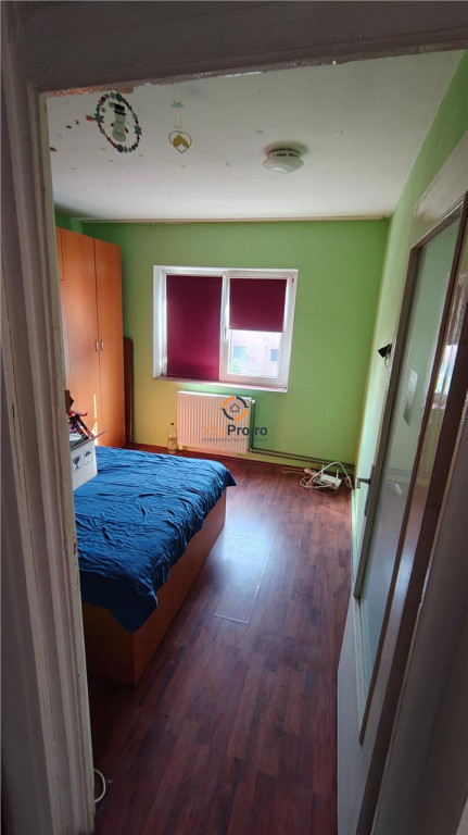 Apartament 2 camere decomandat etaj 3 zona Buziasului