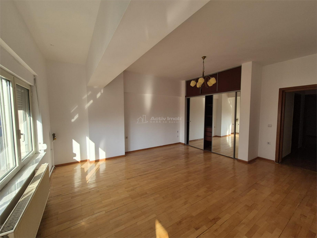 3 camere -122mp - nemobilat - Aviatorilor - Clucerului