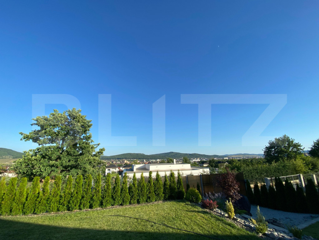 TEREN INTRAVILAN de VÂNZARE –Valea Rusului, priveliște p