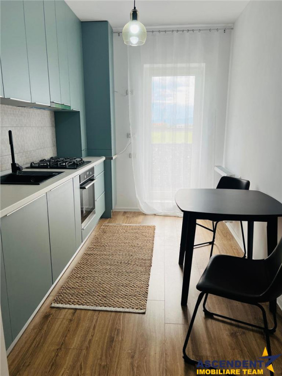 Decomandata,bloc nou ,terasa,loc parcare,aria Coresi,Tractor