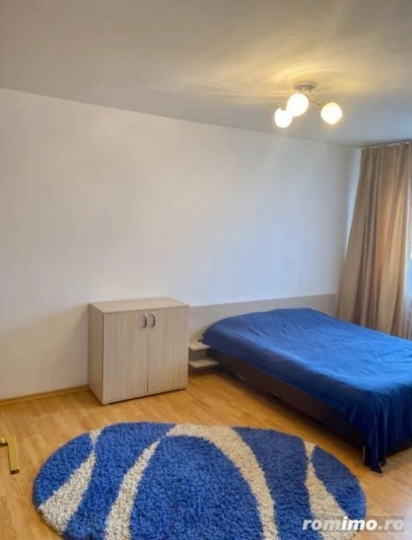 1 camera in zona Girocului