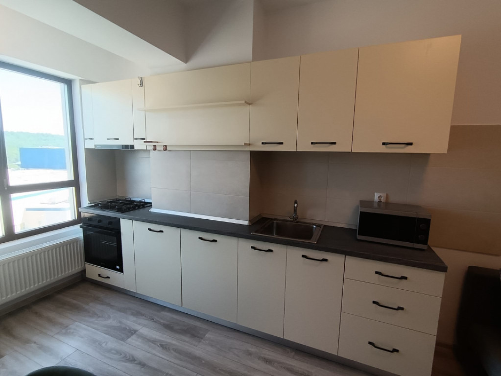 APARTAMENT 2 CAMERE, BLOC NOU, ETAJ INTERMEDIAR, NICOLINA