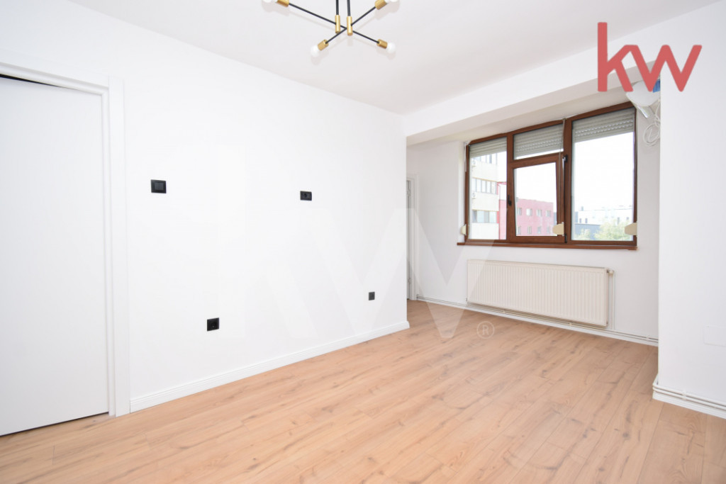 Apartament 3 camere, bloc nou, recent renovat- zona Promenad