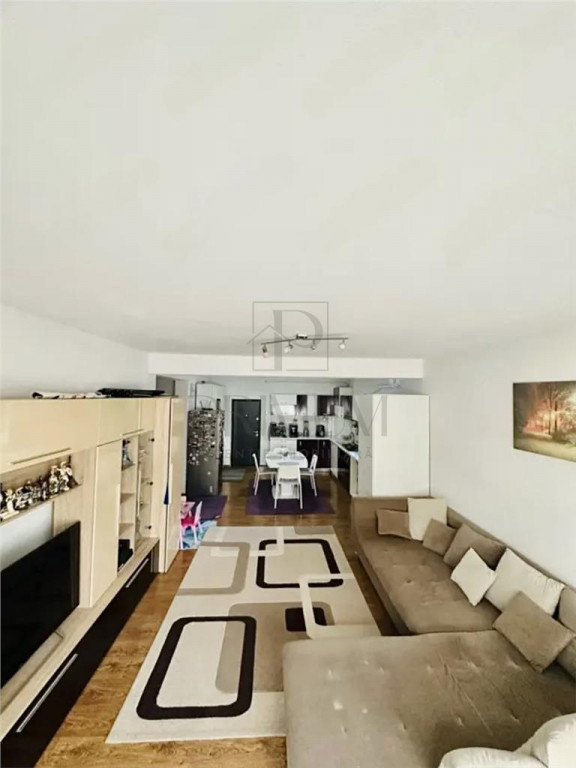 GIROC - 3 Camere - 2 Bai - Etaj 2 - Loc de parcare inclus