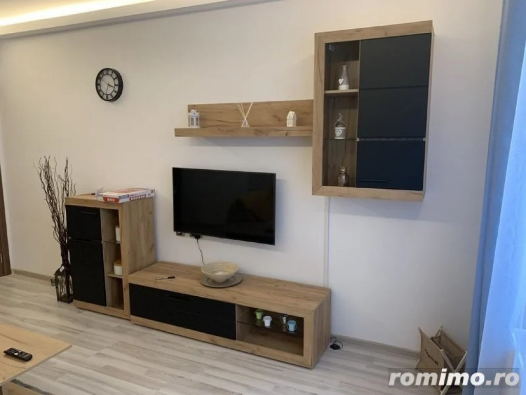 1 camera in zona Iulius Mall