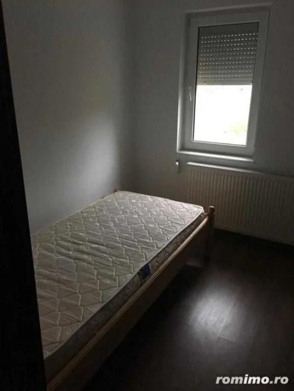 3 camere in zona Steaua