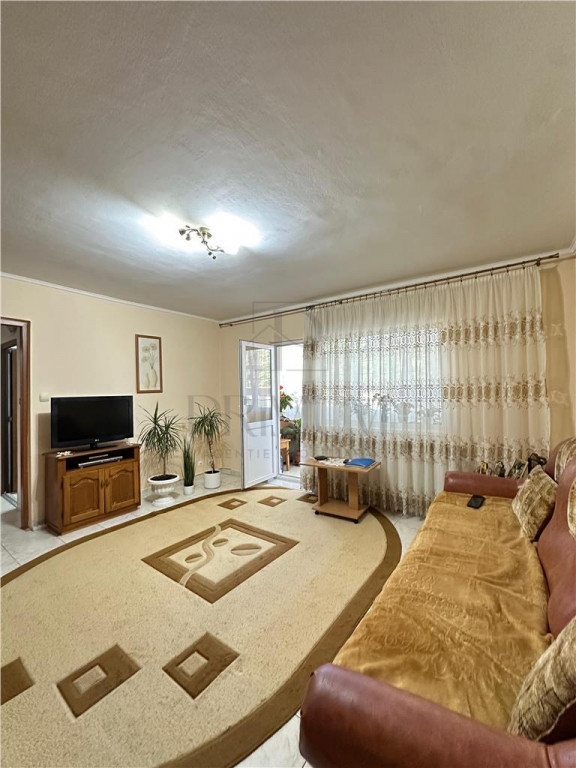 BUZIASULUI - 2 Camere - Parter inalt - Centrala proprie - Te