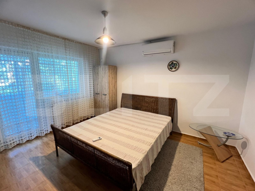 Garsoniera de inchiriat, 40 mp cu balcon, zona Rovine