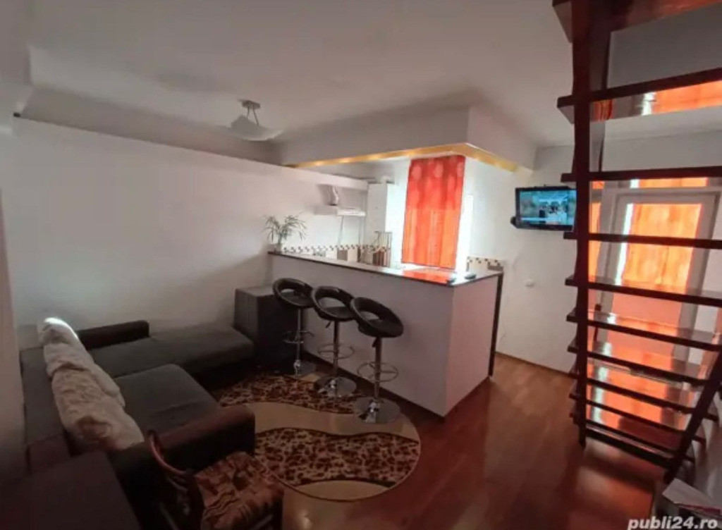 Apartament 3 camere, decomandat - zona Garii