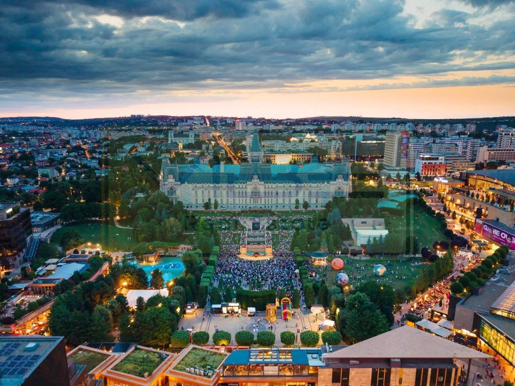 Apartament 3 camere decomandat Centru Palas