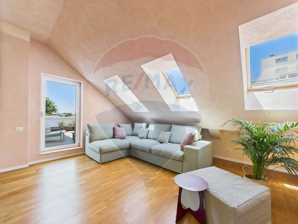 Apartament Modern cu 3 Camere și Terasă Spațioasă, Va...