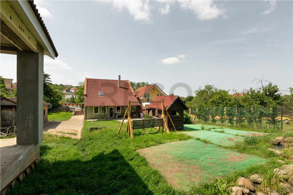 RECO Casa dubla cu teren generos