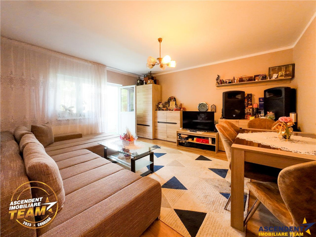 LIVE!Decomandat,pe 4camere,zonare linistita,compozitie frumo