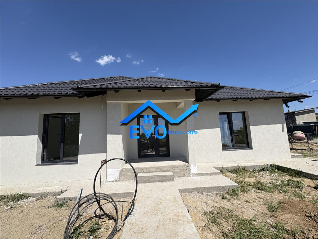 Casa Visan , 2 dormitoare , curte generoasa , liniste