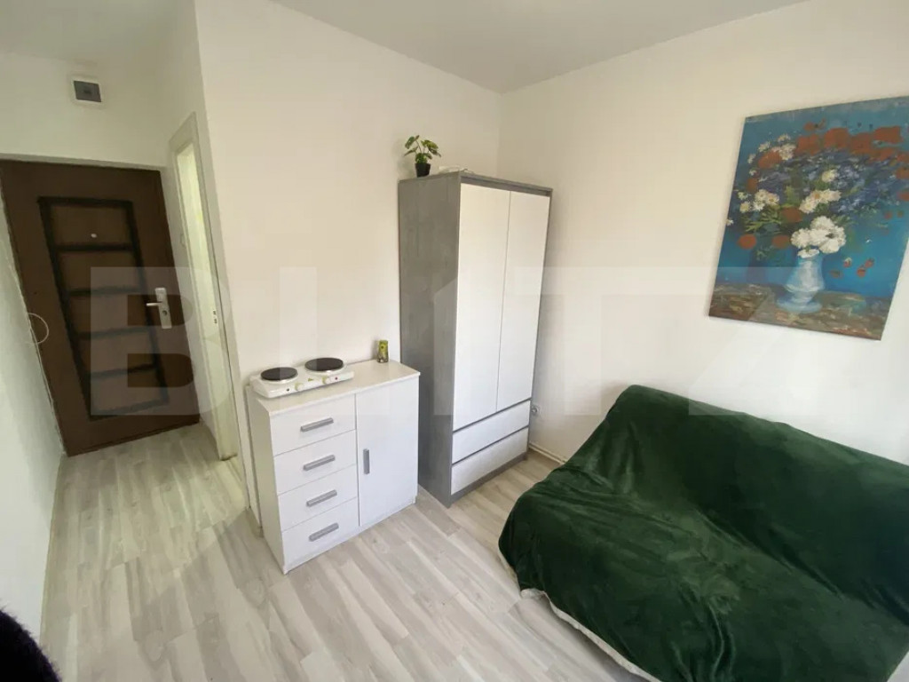 Garsoniera, mobilata modern, 11 mp, zona Gruia