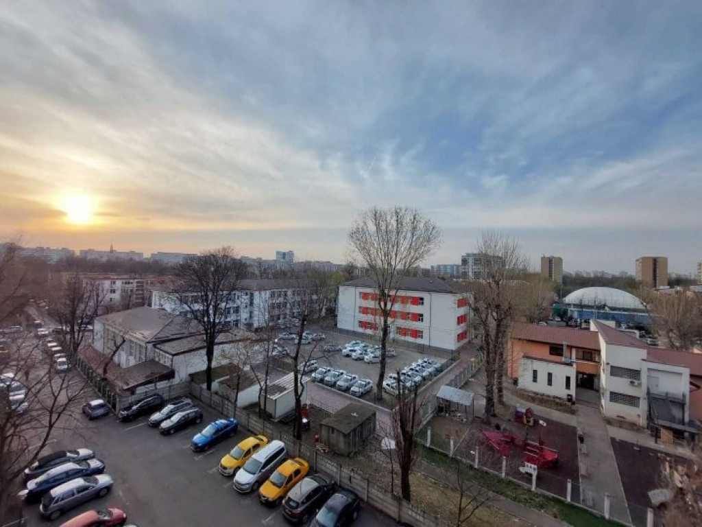 Muncii etaj 5 campia libertatii