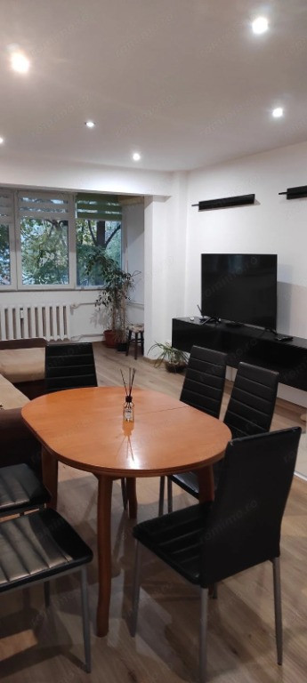 2 camere in zona Spitalului Judetean