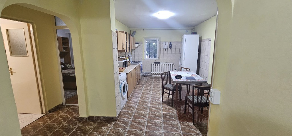 Poarta 6/ 3 camere / parter inalt