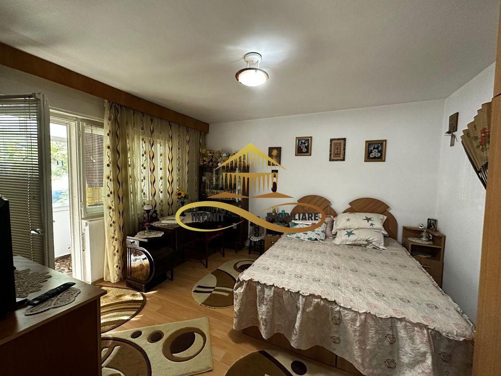 Apartament 2 camere semidecomandat etj1 de vanzare ULTRAC...