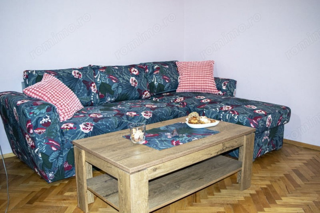 1 camera in zona Dacia